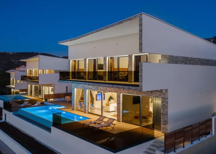 Villa Ramarin 1 With Heated Pool, Jacuzzi And Sauna By The Sea In Rogoznica
