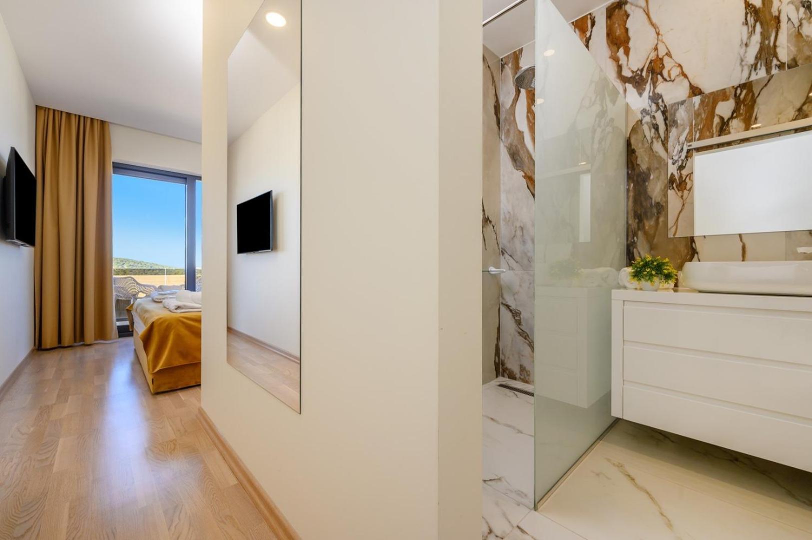 Ramarin 1 With Heated Pool, Jacuzzi And Sauna By The Sea In Rogoznica * Rogoznica (Sibenik-Knin)