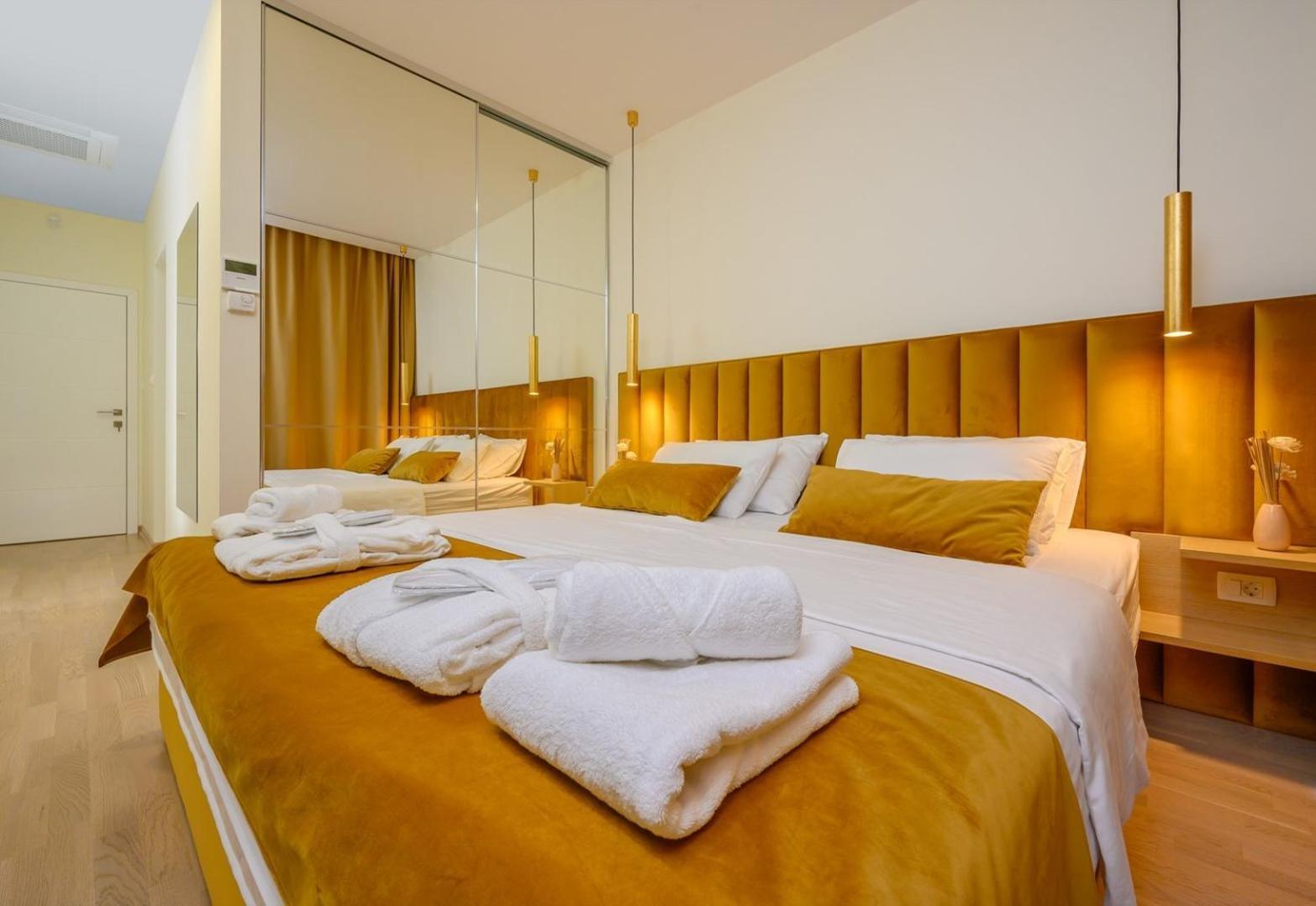 Villa Ramarin 1 With Heated Pool, Jacuzzi And Sauna By The Sea In Rogoznica Rogoznica (Sibenik-Knin)