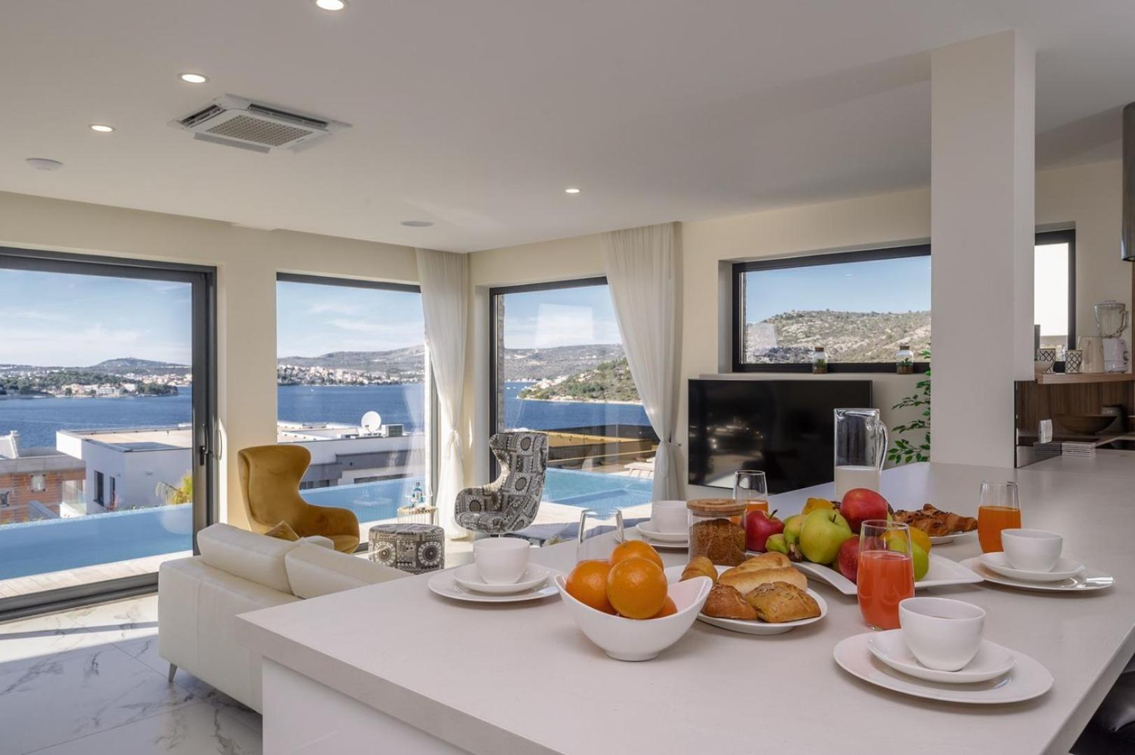 Ramarin 1 With Heated Pool, Jacuzzi And Sauna By The Sea In Rogoznica