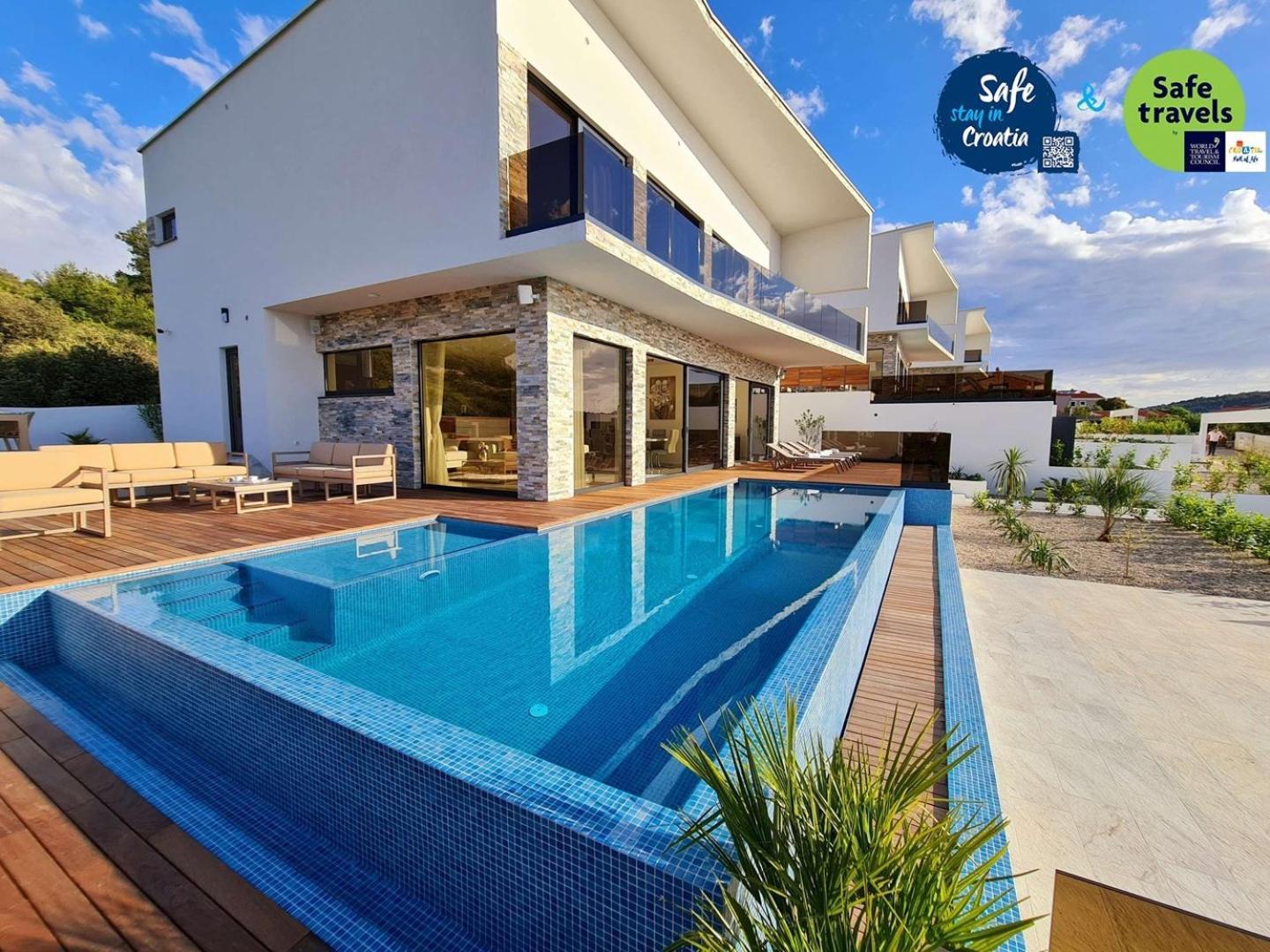 Ramarin 1 With Heated Pool, Jacuzzi And Sauna By The Sea In Rogoznica Rogoznica (Sibenik-Knin)